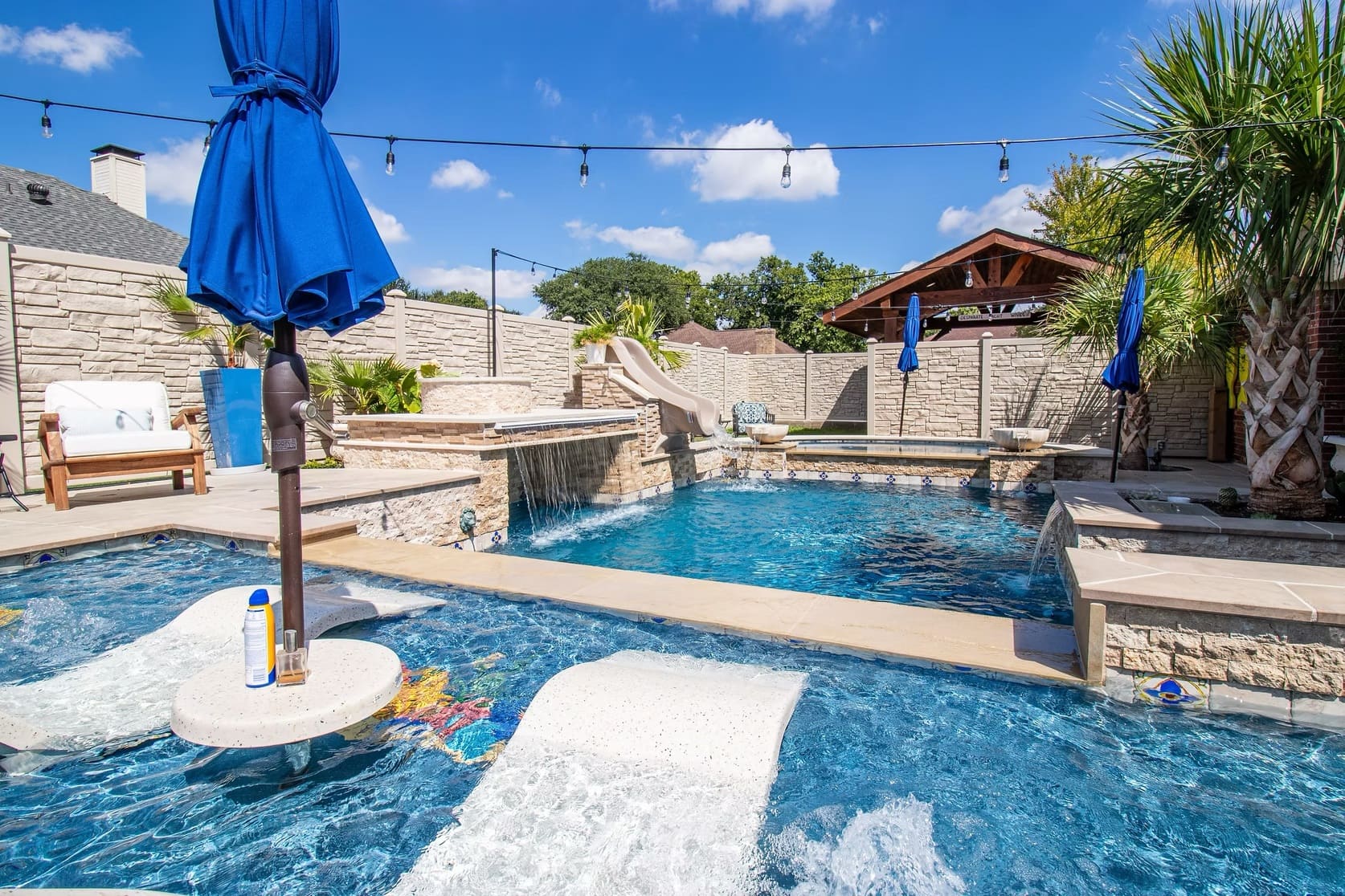Custom Swimming Pools