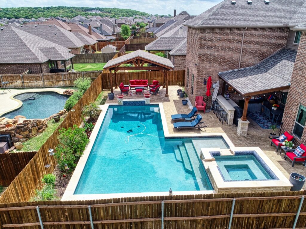 pool with seating