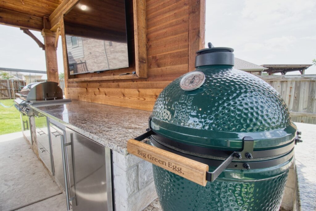 outdoor kitchen