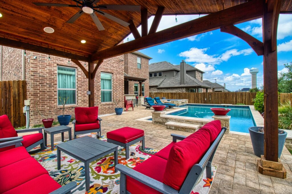 patio cover with outdoor chairs